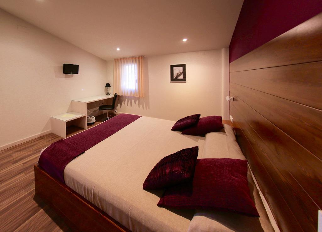 Hotel Mas Prades Deltebre Phòng bức ảnh