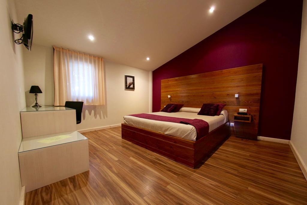 Hotel Mas Prades Deltebre Phòng bức ảnh